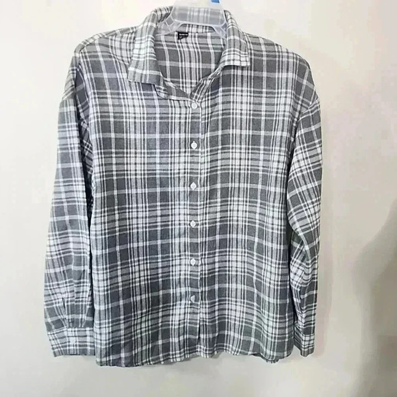 Shein Plaid Button up blouse. Size Medium - Picture 6 of 7